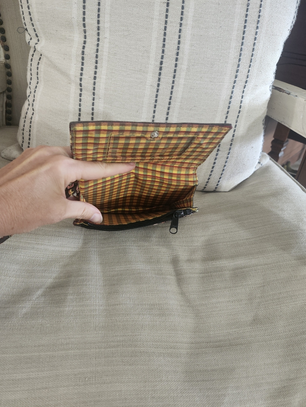 Vera Bradley Vtg. Retired CHOCOLATE Wristlet - Picture 4 of 8